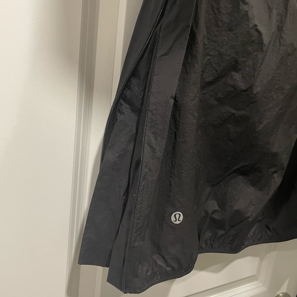 Lululemon Step Out Anorak - Picture 5 of 7